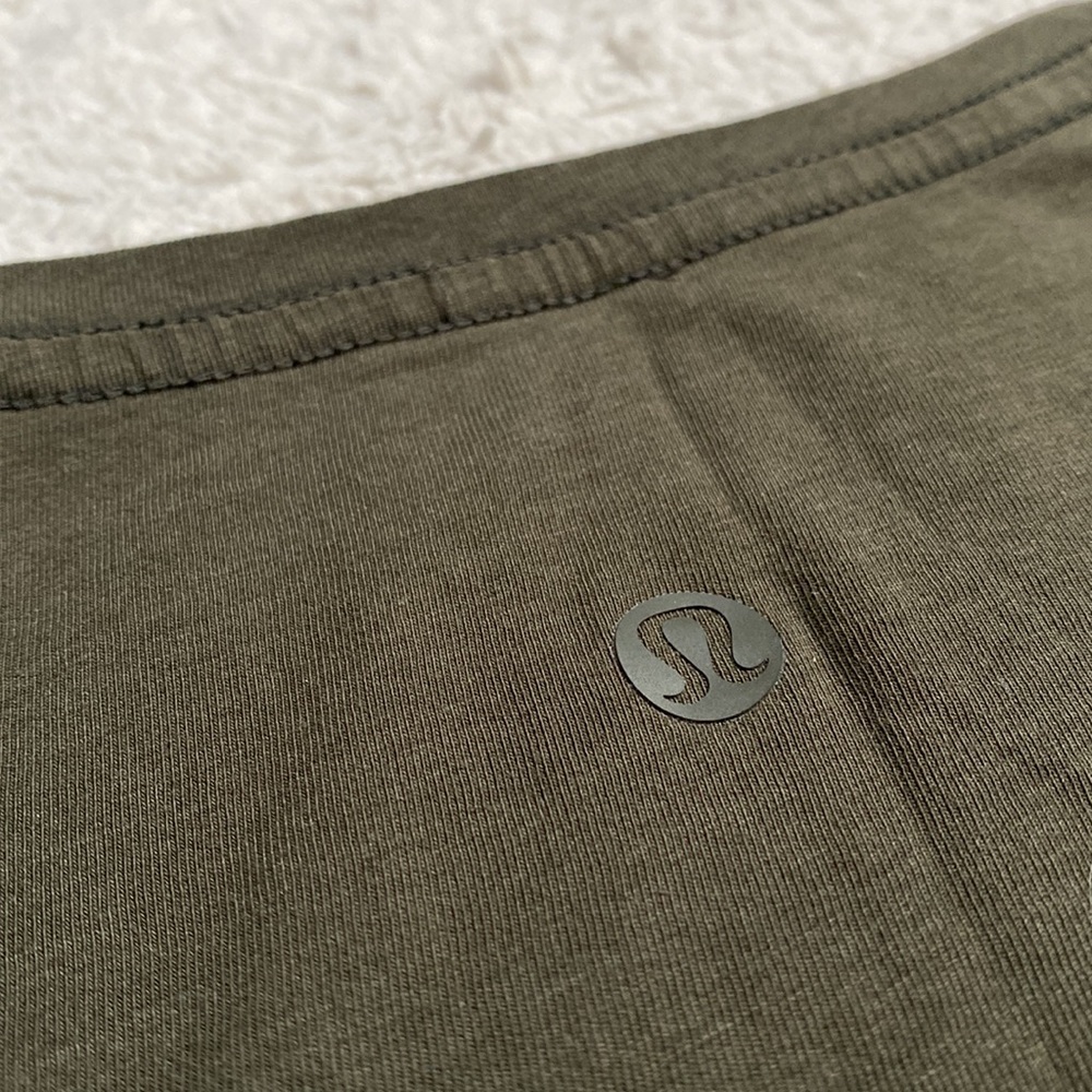 Lululemon T-shirt - Picture 4 of 5